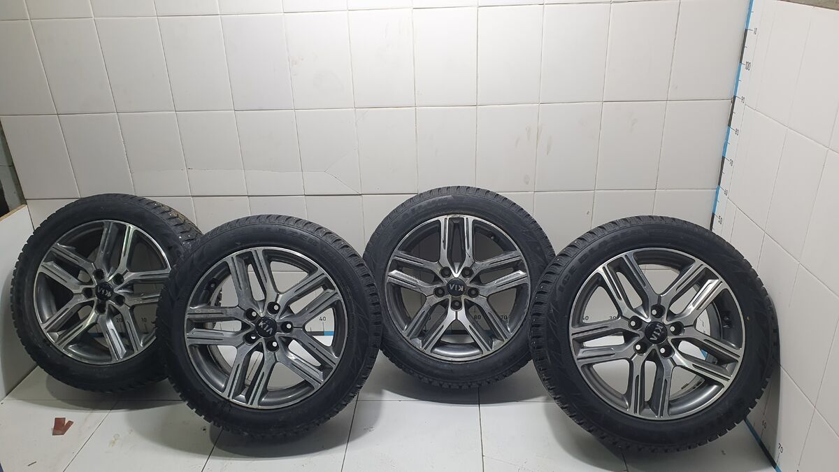 Колёса 215/55/R17 зима шипы Kia Cerato 4 оригинал 2018-2022 (52910M6400)