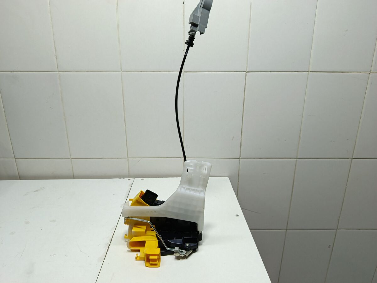 Замок двери передней правой Hyundai Sonata (DN8) VIII (2019– н.в.)