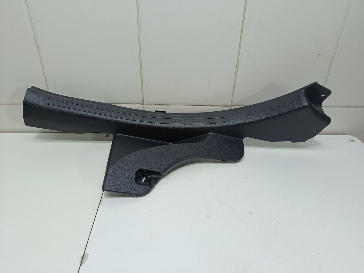 Накладка порога внутренняя задняя правая Hyundai Sonata (DN8) VIII (2019– н.в.)