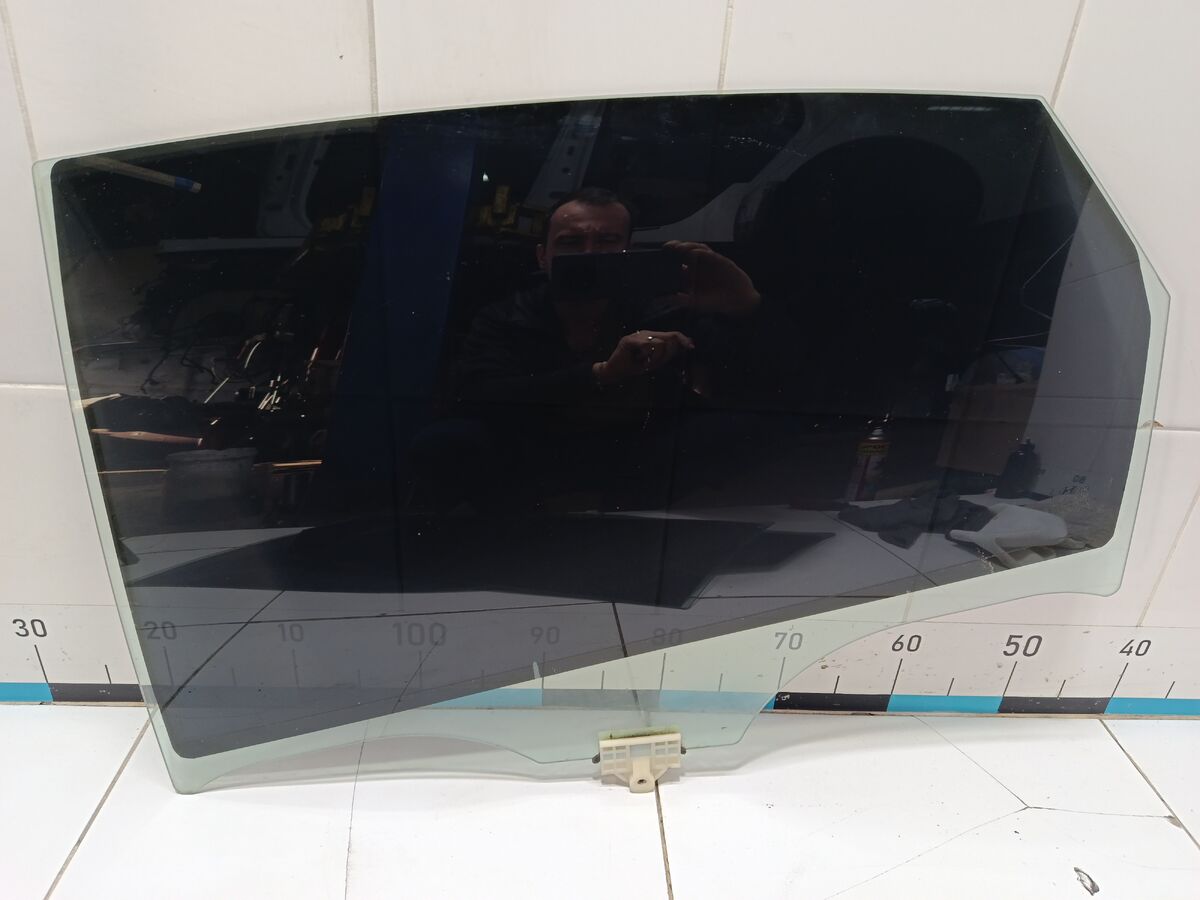 Стекло двери задней левой Hyundai Sonata (DN8) VIII (2019– н.в.)