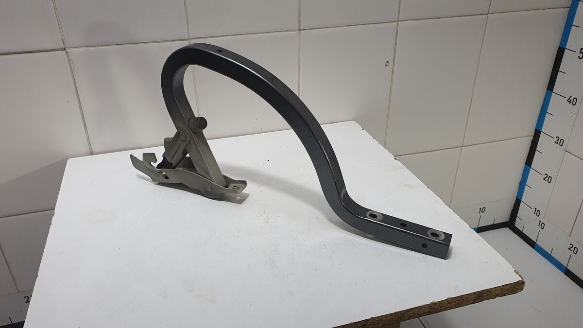 Петля крышки багажника правая Kia Cerato IV (2018– н.в.)