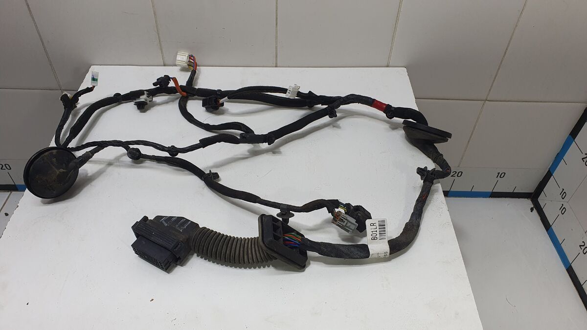 Проводка (коса) двери передней правой Kia Cerato IV (2018– н.в.)