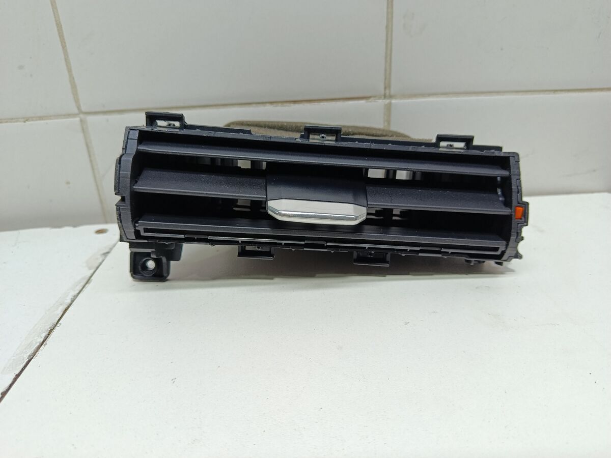 Дефлектор воздушный центральный левый Hyundai Sonata (DN8) VIII (2019– н.в.)