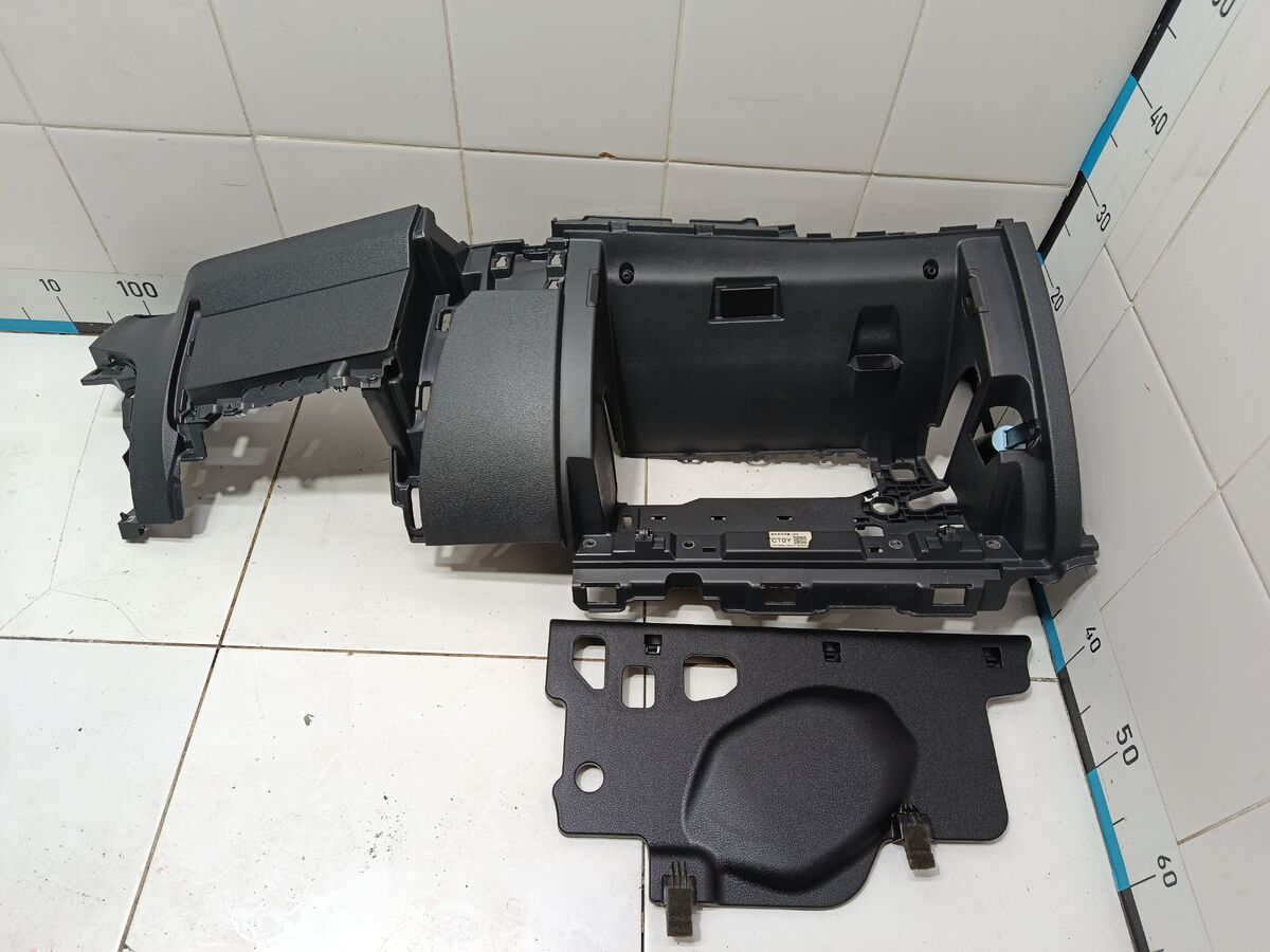 Накладка на торпедо нижняя правая Hyundai Sonata (DN8) VIII (2019– н.в.)