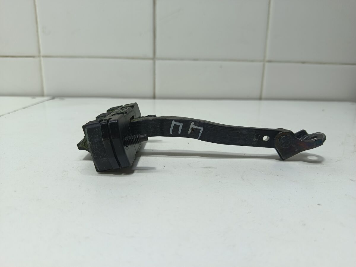 Ограничитель двери передней правой Hyundai Sonata (DN8) VIII (2019– н.в.)