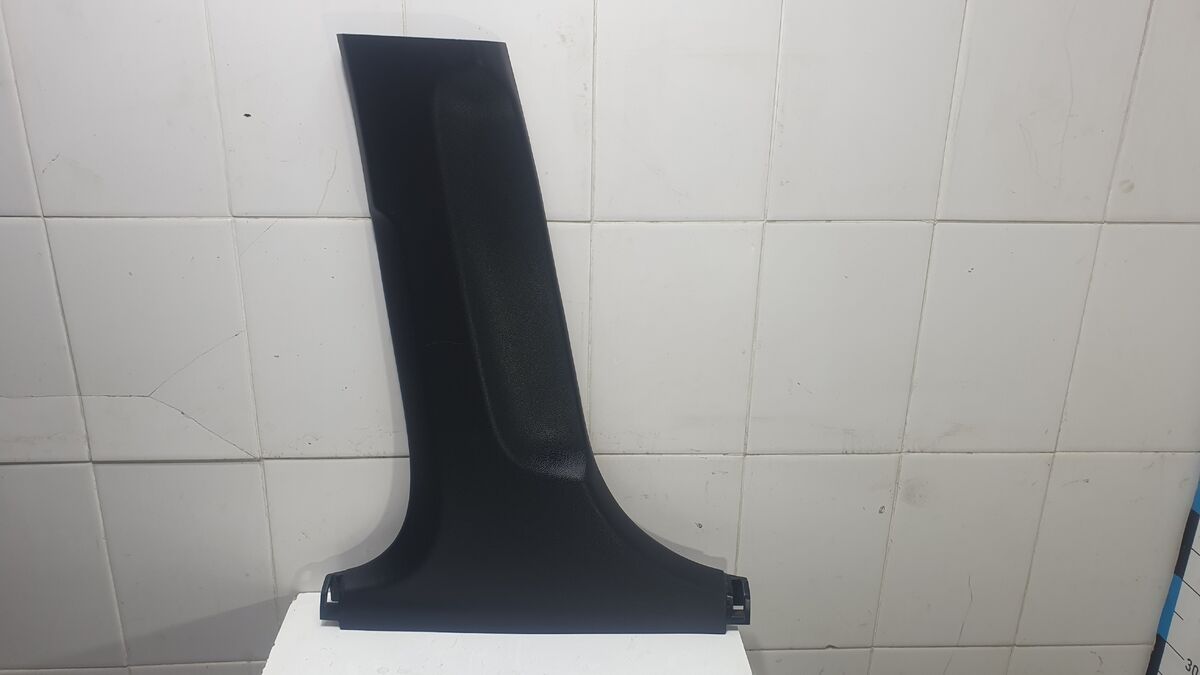 обшивка стойки центральной нижняя левая Kia Cerato IV (2018– н.в.)