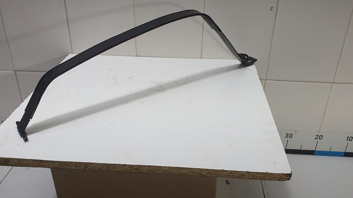 Лента крепления бензобака левая Kia Cerato IV (2018– н.в.)