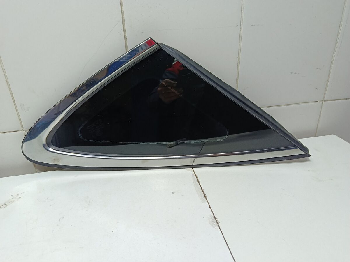 Стекло кузовное глухое правое Hyundai Sonata (DN8) VIII (2019– н.в.)