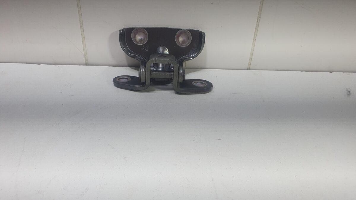 Петля двери передней левой нижняя Kia Cerato IV (2018– н.в.)