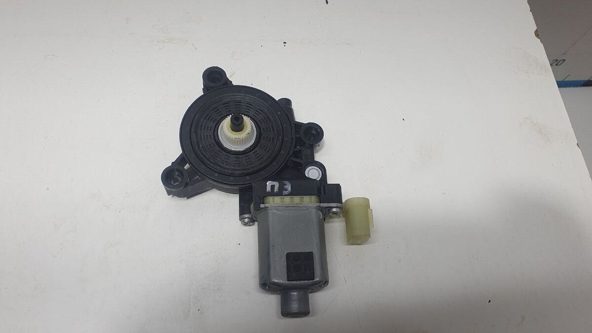 Моторчик стеклоподъемника задний правый Kia Cerato IV (2018– н.в.)