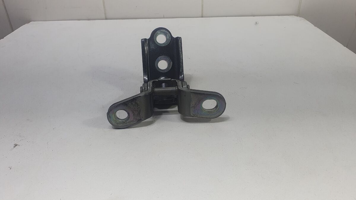 Петля двери задней левой нижняя Kia Cerato IV (2018– н.в.)