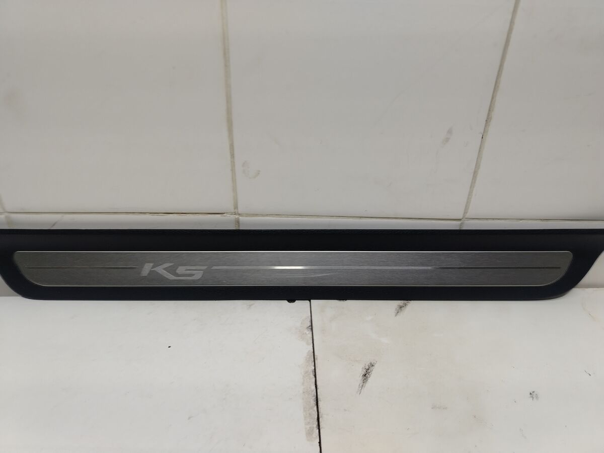 Накладка порога декоративная передняя правая Kia K5 (DL) III (2019-2026)