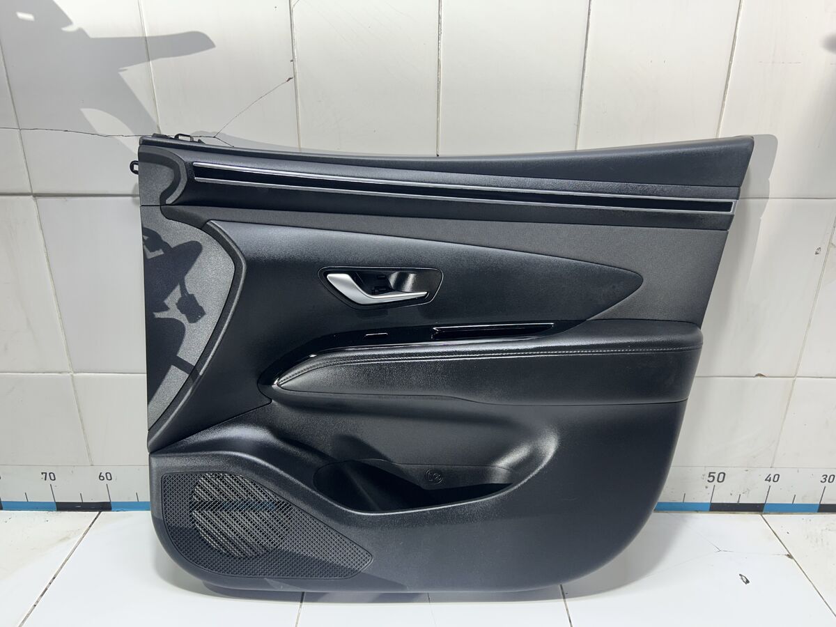 Обшивка двери передней правой Hyundai Tucson IV (2020-2025)