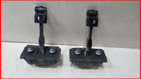 Ограничитель двери задней Land Rover Freelander 2 2006-2010 оригинал (LR006290)