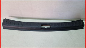 Обшивка багажника на заднюю панель Land Rover Freelander 2 2006-2010 оригинал (LR002102)