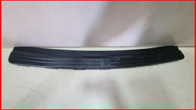 Накладка заднего бампера Land Rover Freelander 2 2006-2010 оригинал (LR005751)