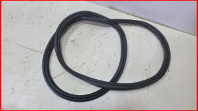 Уплотнитель крышки багажника Peugeot 301 2012-2016 оригинал