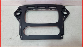 Накладка торпедо центральная Ford Mondeo 4 2010-2014 оригинал (1778484)