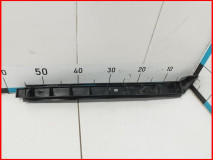 Направляющая заднего бампера правая Skoda Octavia A5 2008-2013 оригинал (1Z5807864)