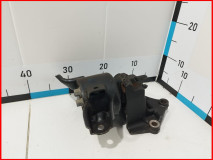 Опора МКПП левая с кронштейном Hyundai Solaris 1 2010-2014 оригинал (218301R000)