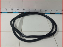 Уплотнитель двери передний правый Hyundai IX35 2013–2015 оригинал (821202Y0004X)