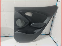 Обшивка двери задней правой Hyundai IX35 2013–2015 оригинал (833082Y0139P)