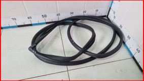 Уплотнитель двери передней правой Ssang Yong Kyron оригинал 2005-2017 (7212009000LAM)