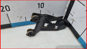 Кронштейн бачка гидроусилителя Kia Rio 3 2011-2015 оригинал (572200U000)