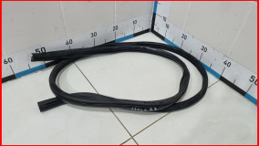 Уплотнитель стекла двери задней левой Kia Rio 3 2011-2015 оригинал (831104Y000)