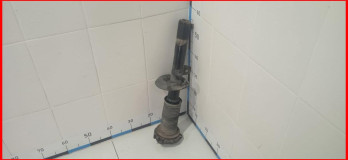 Амортизатор передний Skoda Octavia A5 2008-2013 оригинал (1K0413031BE)