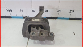 Опора двигателя правая Skoda Octavia A7 2013-2017 оригинал (5Q0199262BD)