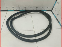 Уплотнитель дверного проема задний левый Volkswagen Tiguan 2 2016-2020 оригинал (1704618)