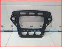 Накладка на торпедо центральная Ford Mondeo 4 2010-2014 оригинал (1778487)