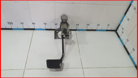 Педаль тормоза Hyundai Solaris 1 2010-2014 оригинал (328001R210)