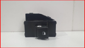 Кнопка стеклоподъемника задняя левая Hyundai Solaris 2 оригинал 2017-2025 (93581H50014X)