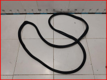 Уплотнитель проема двери передний левый Kia Carnival 3 оригинал 2014-2021 (82110A9000)