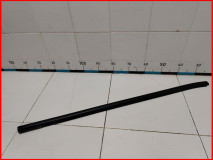 Накладка стекла заднего правого Kia Carnival 3 оригинал 2014-2021 (83220A9000)