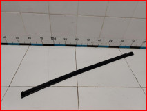 Накладка стекла заднего правого внутренняя Kia Carnival 3 оригинал 2014-2021 (83241A9000)