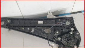Стеклоподъемник электрический задний левый Kia Carnival 3 оригинал 2014-2021 (83403A9200)