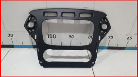 Рамка магнитолы Ford Mondeo 4 2010-2014 оригинал (1778484)