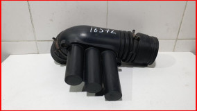 Патрубок воздушного фильтра Skoda Octavia A7 2013-2017 оригинал (04E129651C)