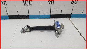 Ограничитель двери передний правый Hyundai Solaris 2 79390H5000