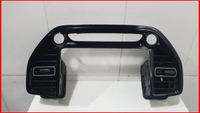 Накладка на торпедо центральная Hyundai Solaris 2 оригинал 2017-2025 (84740H5BA0UAY)