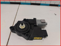 Моторчик стеклоподъемника передний правый Kia Optima 4 JF оригинал 2016-2020 (82460D4000)