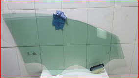 Стекло двери передней левой Kia Cerato 4 оригинал 2018-2022 (82410M6010)